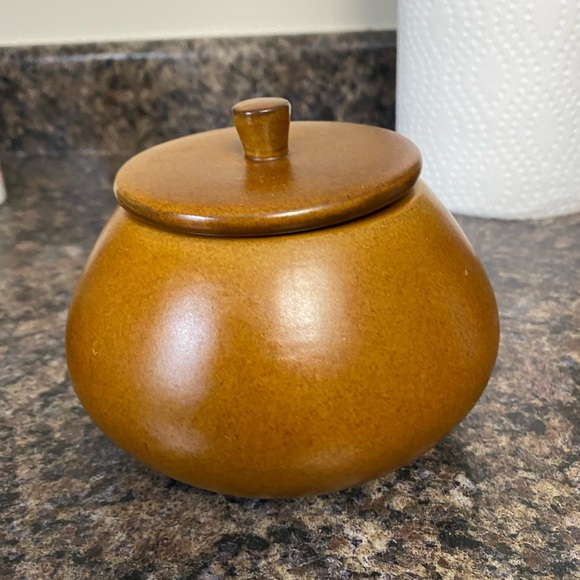 STUDIO MCGEE NEW small ceramic canister with lid -brown - Picture 3 of 4